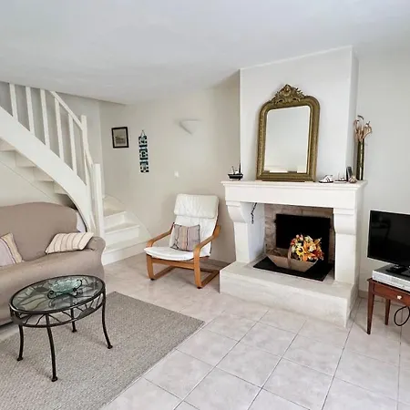 Petite Maison De Village A Deux Pas Du Port Сен-Мартен-де-Ре