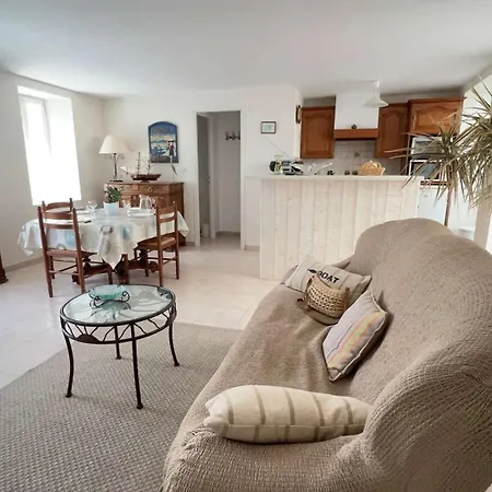 Petite Maison De Village A Deux Pas Du Port * Сен-Мартен-де-Ре